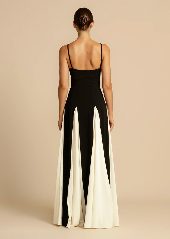 Oshrit™ | Elegant Contrast Ruffles Maxi Dress