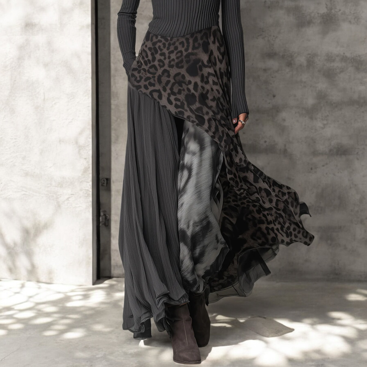 Faye™ | Long Dress with Leopard Accent