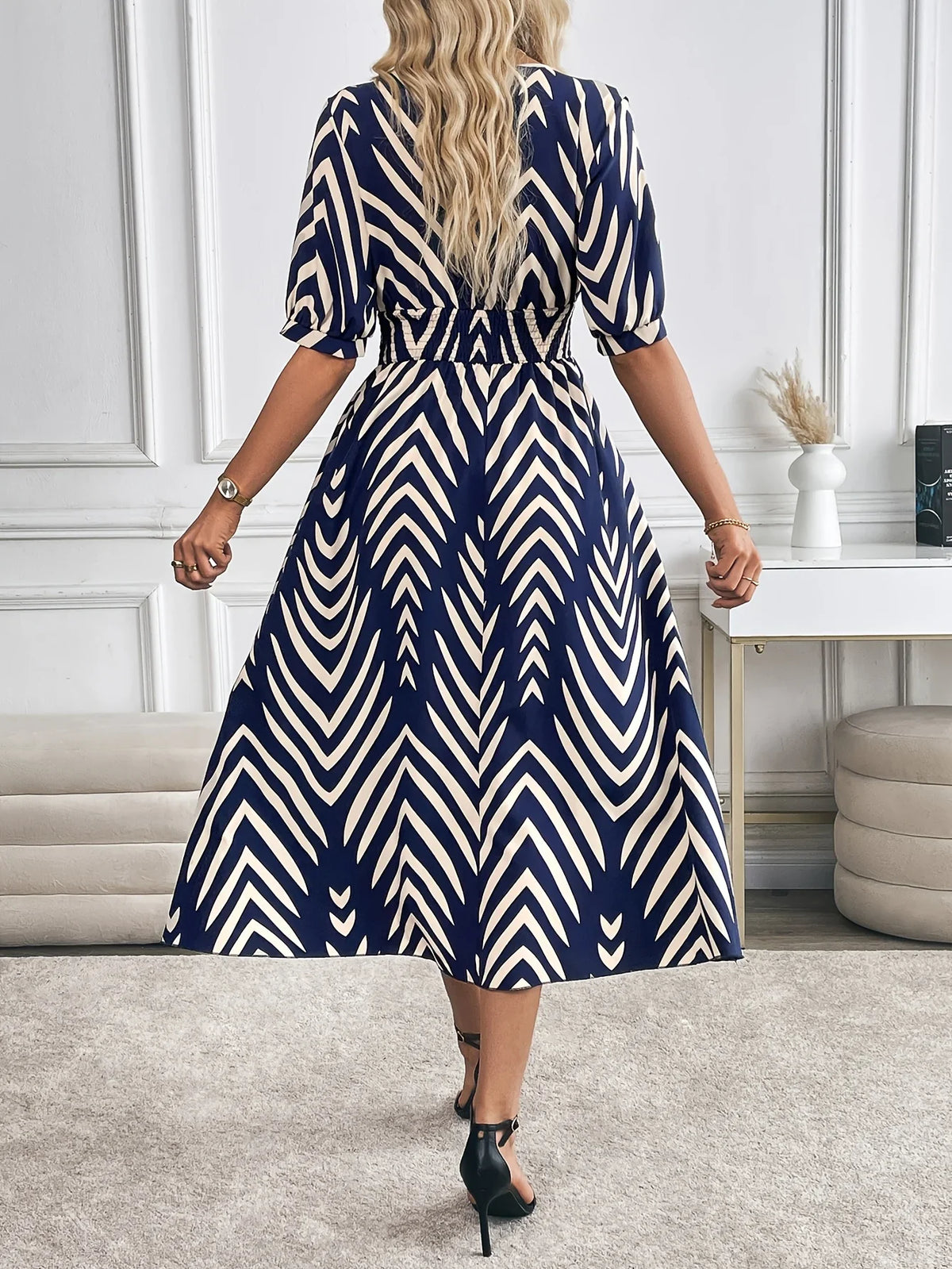Selina – Geometric Flow Midi Dress