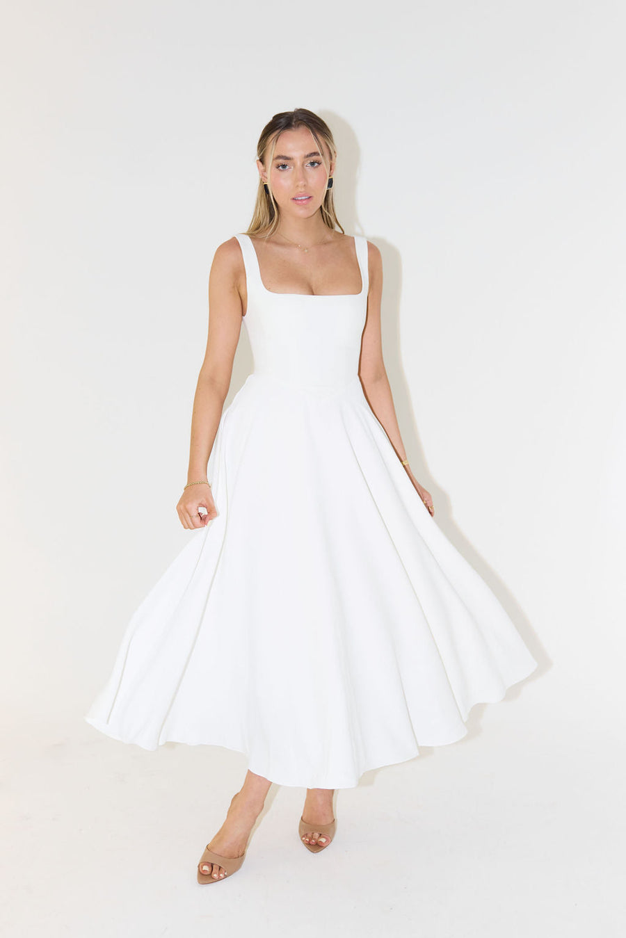 Women’s Midi Dress – Flattering Fit – Cinched Waist – Flowing Silhouette